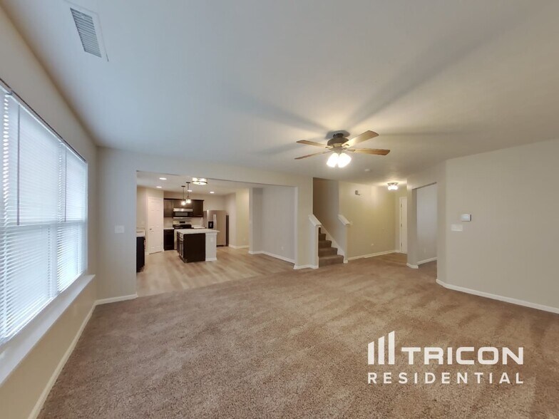 Building Photo - 718 Jefferson Park Dr