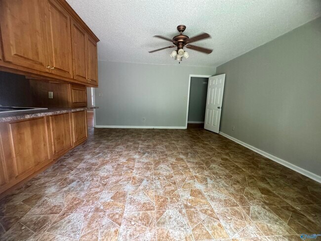 Building Photo - 4718 Rutledge Dr NW