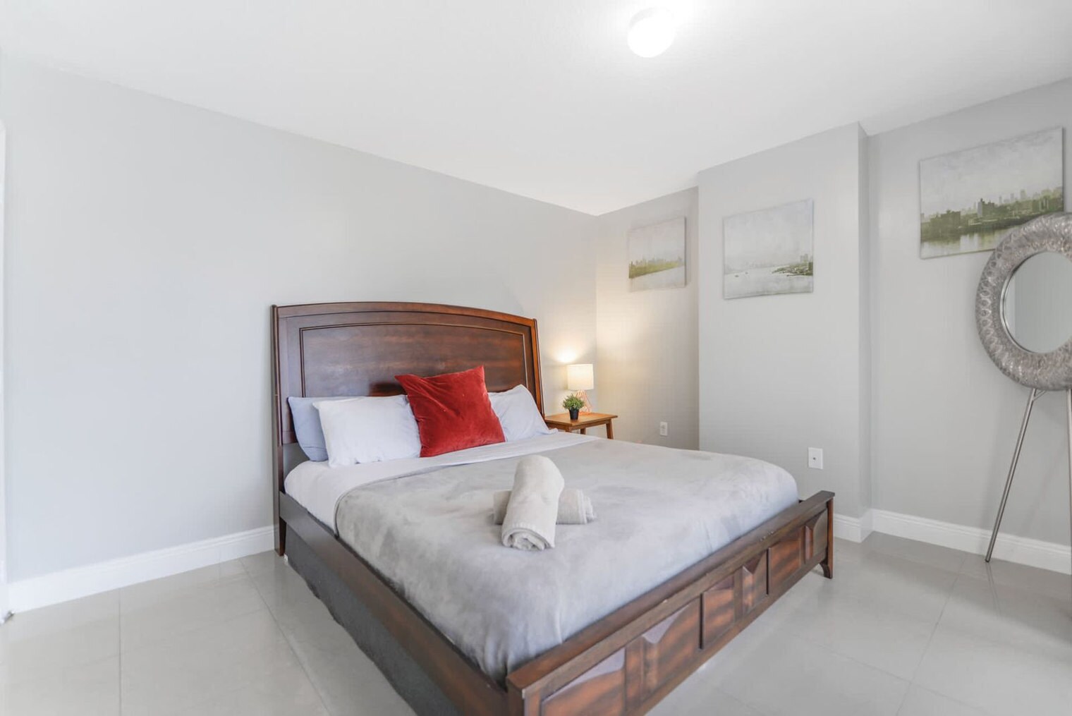 Building Photo - 1 SE 12th St