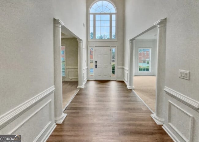 Building Photo - 1115 Fountain Crest Dr