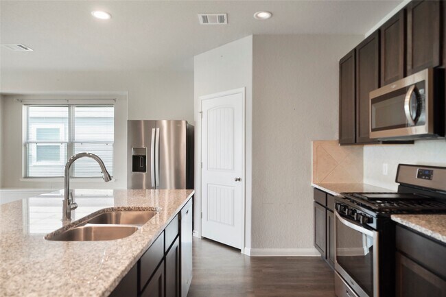 Building Photo - 4459 Eveslage Ln