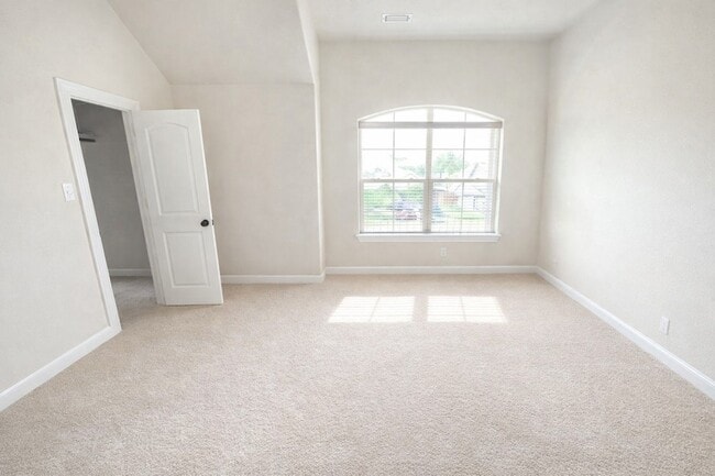 Building Photo - 4820 Mulholland Dr