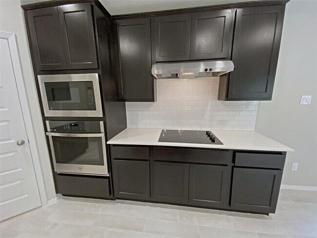 Building Photo - 20915 Oak Dale Dr
