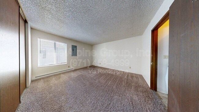 Building Photo - 13325 SW 17th St