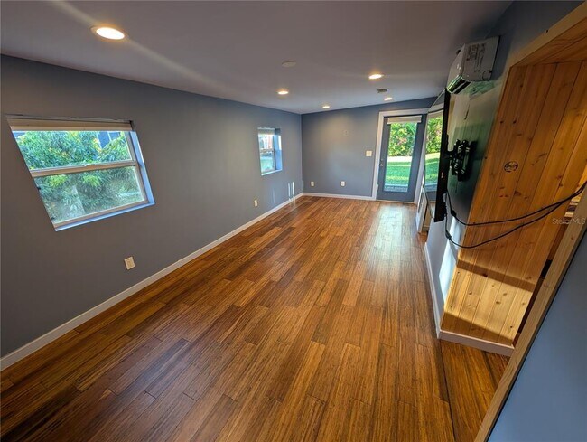 Building Photo - 140 N Briggs Ave