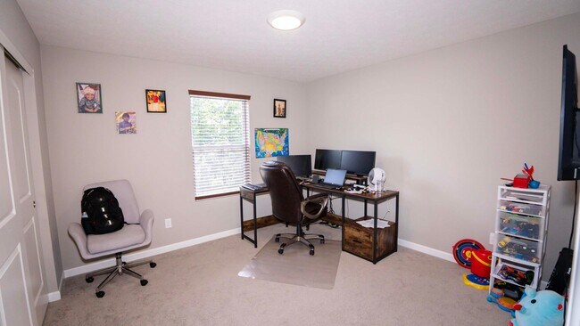 Building Photo - 7320 Blackwell Dr