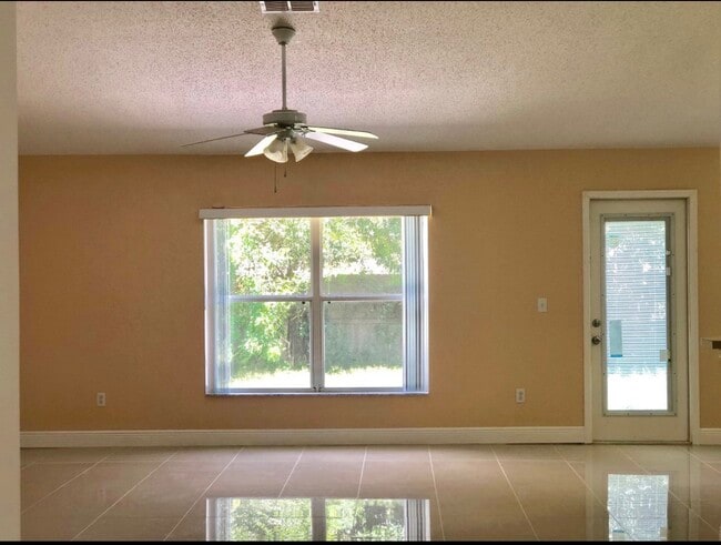 Building Photo - 1241 SW Melrose Ave