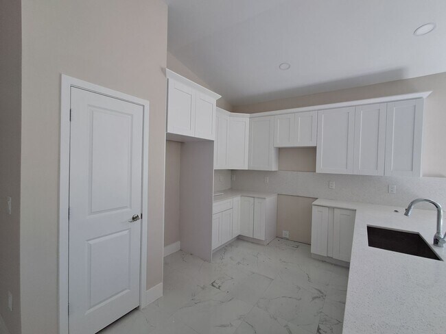 Building Photo - 2838 Tropicana Parkway W
