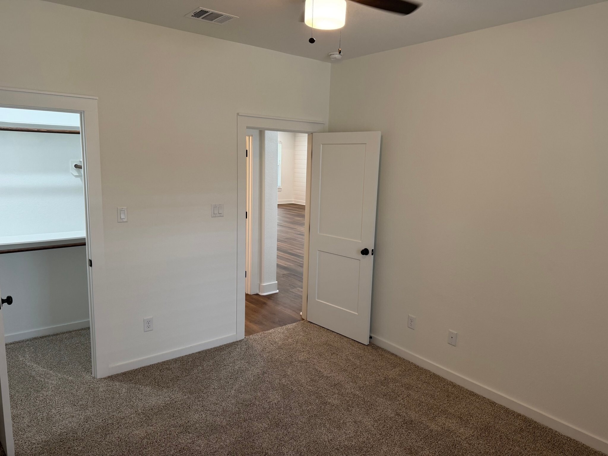 Building Photo - 5041 Mooney Fls Dr