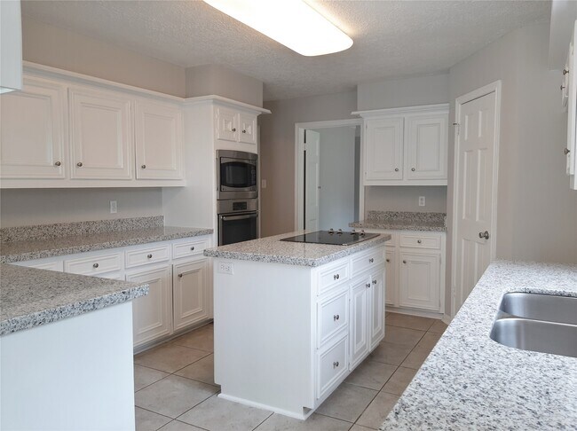 Building Photo - 1706 Calveryman Ln