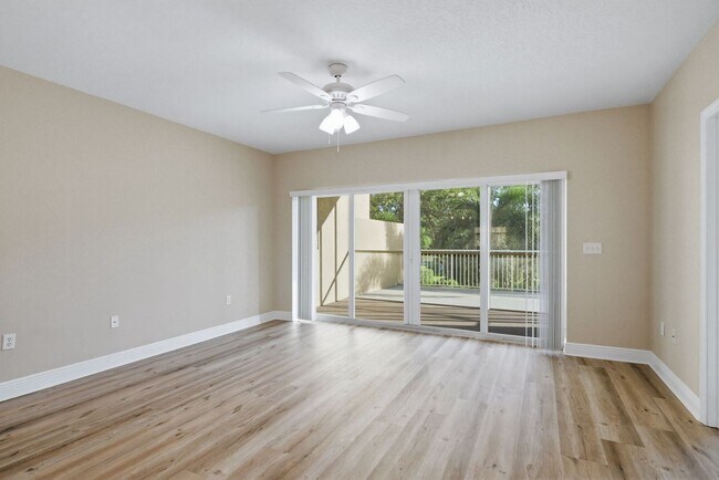 Building Photo - 960 Starkey Rd