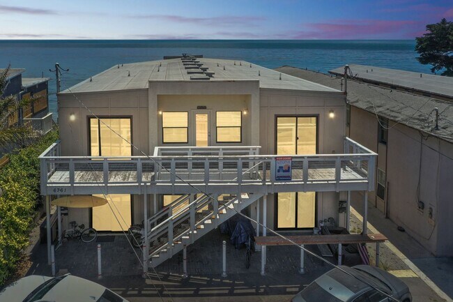 Building Photo - Ocean front on Del Playa Dr.