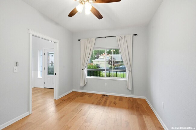 Building Photo - 13259 Rosser Dr