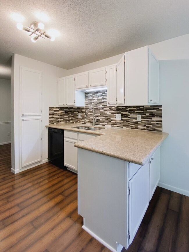 Building Photo - 11166 Westwind Dr