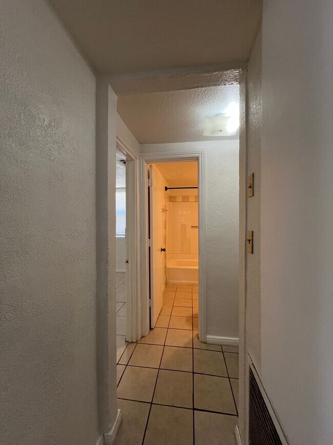 Building Photo - P026