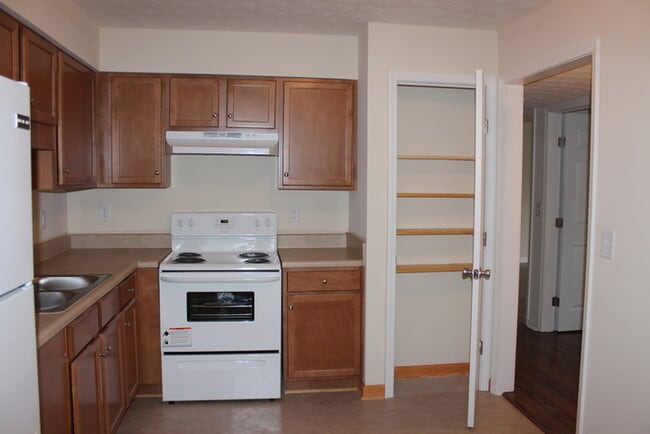 Building Photo - 2 Bedroom/2 Bathroom Condo!