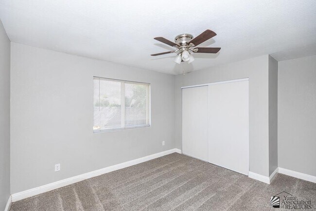 Building Photo - 2829 S 17th Ave