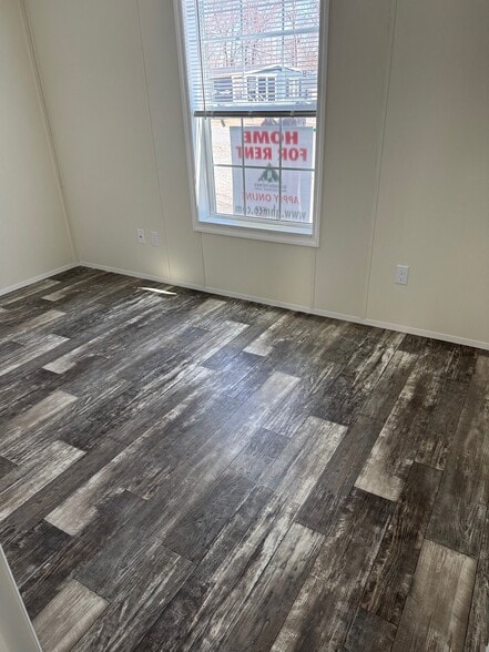 Building Photo - 10 Saratoga Dr