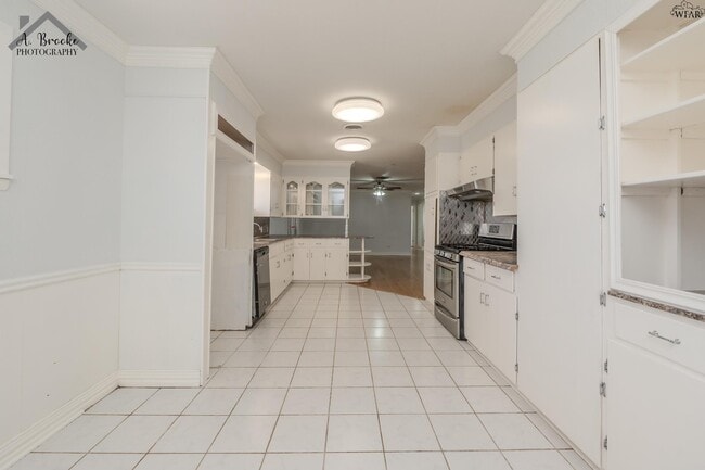 Building Photo - 2725 Devon Rd