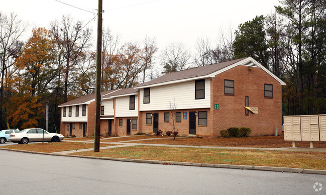 Building Photo - Latimer Manor