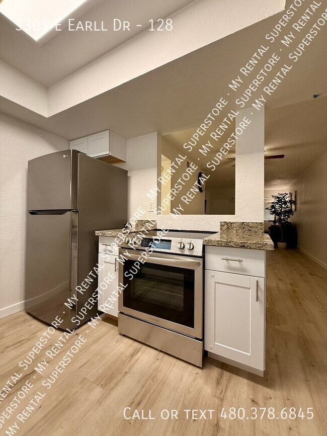 Building Photo - 3301 E Earll Dr