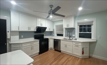 Building Photo - 25 Merrymount Ave