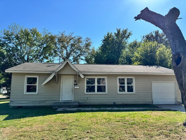 Primary Photo - 3BEDROOM HOME IN NORTHGATE NEIGHBORHOOD