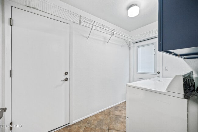 Building Photo - 1129 N 87th St