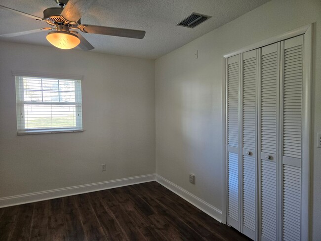 Building Photo - Move in Ready 3/2 in Clermont