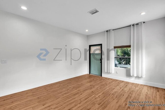 Building Photo - 3002 N Highland Ave