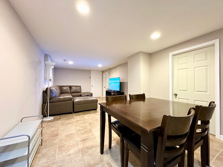 Building Photo - 31 Tyne Dr