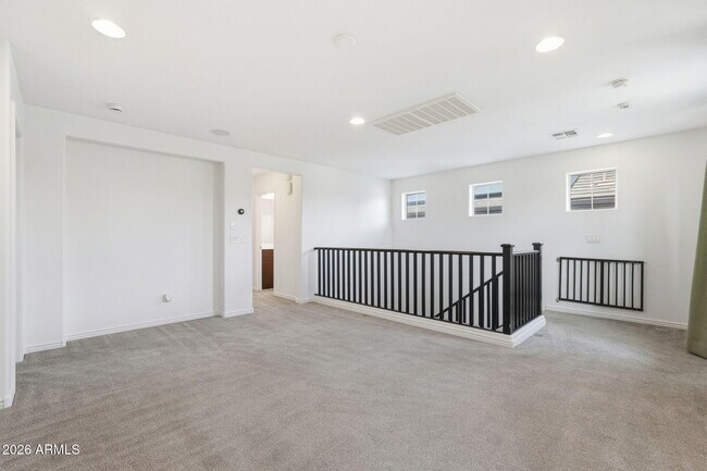 Building Photo - 464 N Ranger Trail