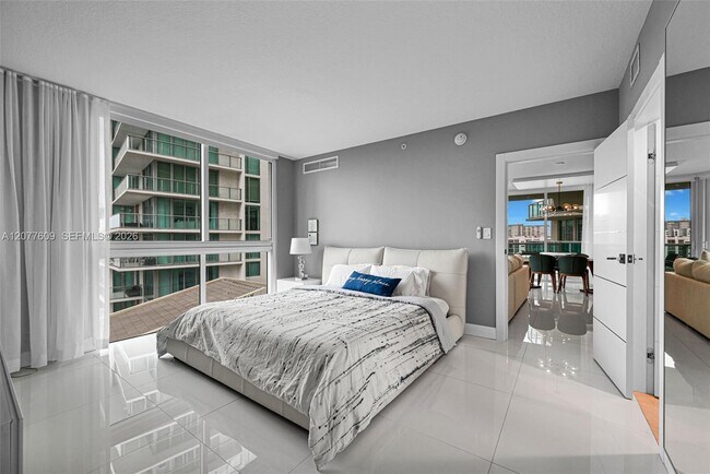 Building Photo - 250 Sunny Isles Blvd