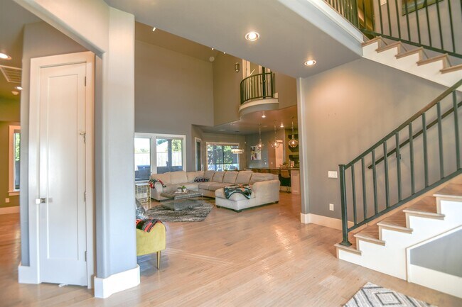 Building Photo - 13220 Rock Canyon Rd