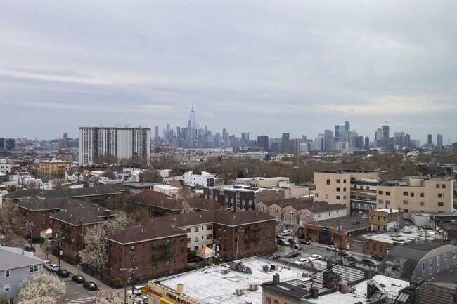 Primary Photo - 500 Central Ave