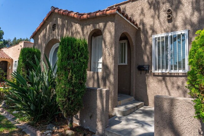 Building Photo - 6765 Lemon Ave
