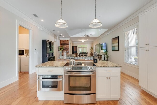 Building Photo - 45 Pine Knoll Ln