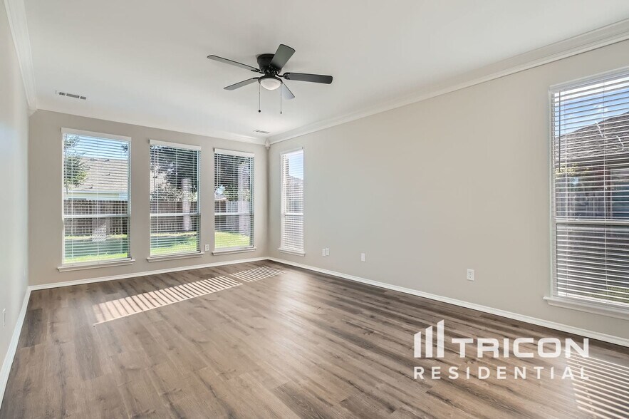 Building Photo - 1216 Juniper Ln