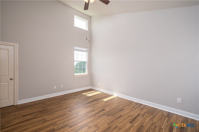 Building Photo - 3067 View Ridge Dr