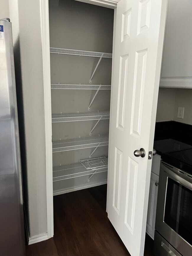 Building Photo - 4330 Heathers Star