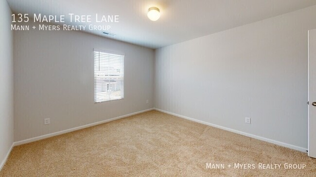Building Photo - 135 Maple Tree Ln