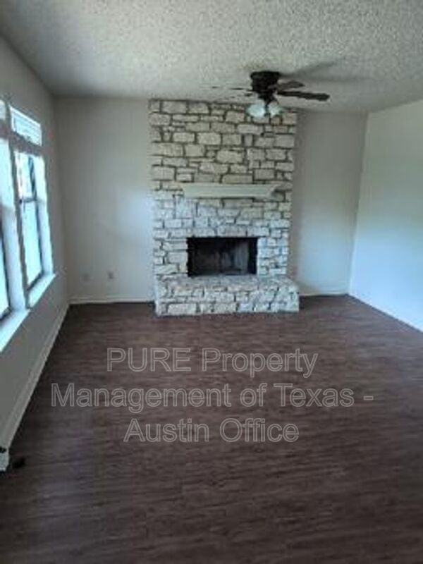 Building Photo - 1213 Gregory Ln