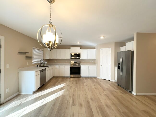 Building Photo - 11549 W Mountain View Rd