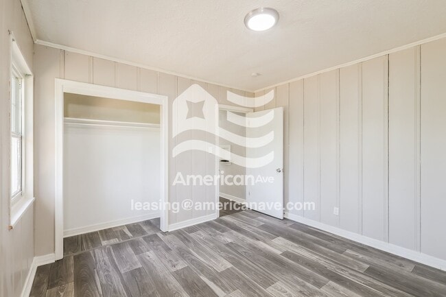 Building Photo - 2556 Paden St