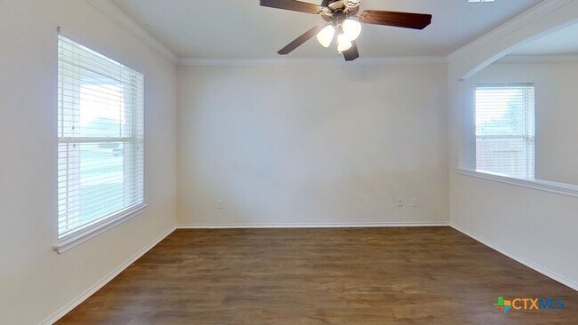 Building Photo - 411 Quail Hollow Dr