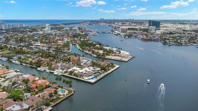 Building Photo - 700 Coral Way