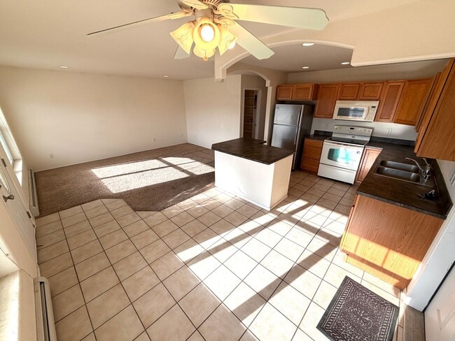 Building Photo - 1085 Orion Rd