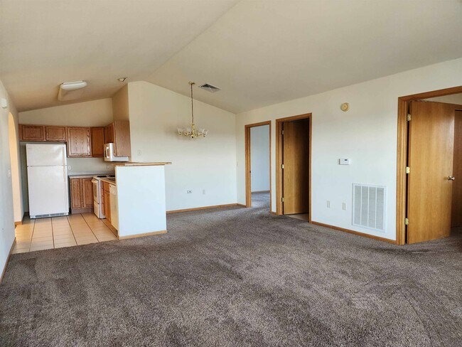 Building Photo - 3076 Selkirk Dr