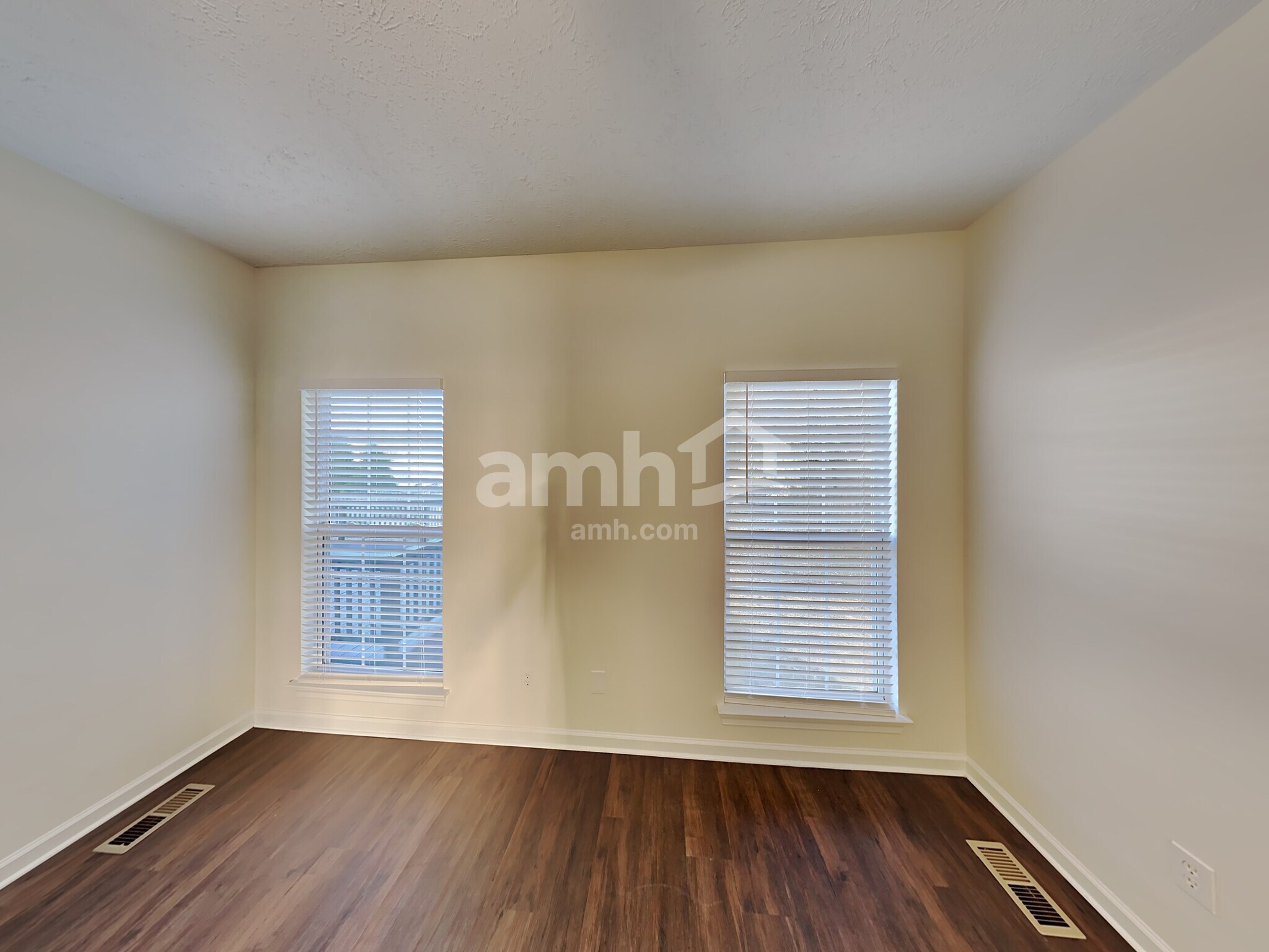 Building Photo - 3470 Esquire Dr