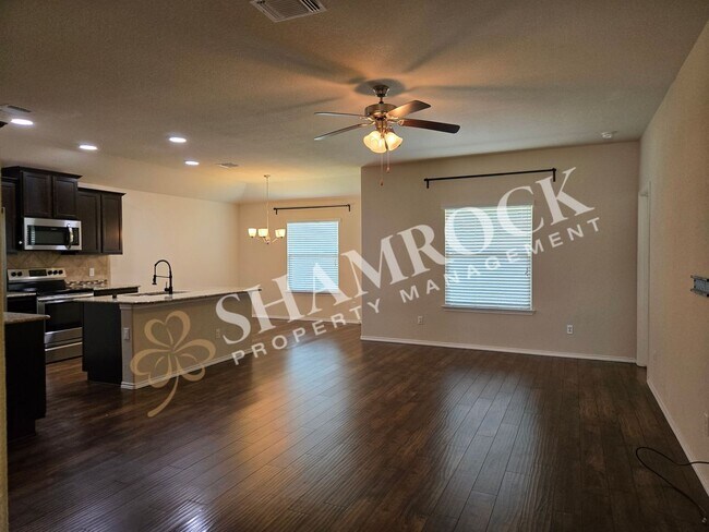 Building Photo - 3208 Jackal Dr